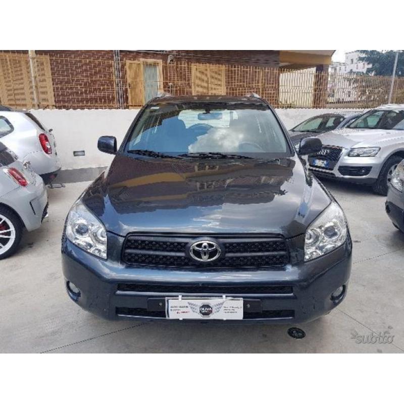 TOYOTA RAV 4 2.2 D-4D 136 CV Sol 4X4